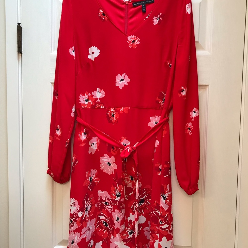 White House Black Market Red dress with white flowers S8 NWOT